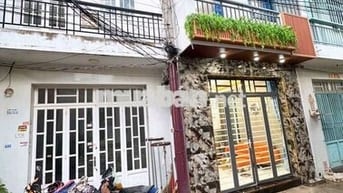 Bán nhà sổ hống riêng..hổ trợ vay bakh