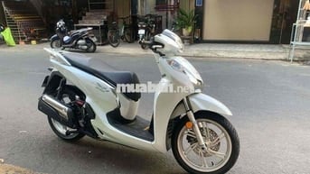 Xe Nhà Cần Bán  Sh300i DK 2019 bản báo nhiệt