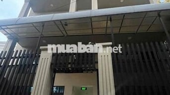 Phòng Đẹp Kế Trường Ngân Hàng, Sư Phạm Kỹ Thuật