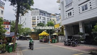 Nhà 1 hầm 4 tầng 5 phòng 6 tolet 5x20 KDC kim sơn