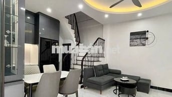 Dịch Vọng Hậu – Nhà 5 tầng, 33m²  – giữ tiền an toàn, cho thuê tốt