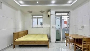 CĂN HỘ BAN CÔNG NGAY CÔNG VIÊN LÀNG HOA