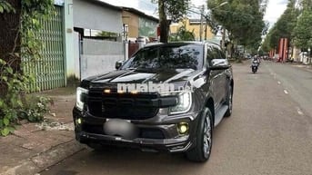 Ford Everest 2023 Titanium 2.0L 4x2 AT - 33000 km