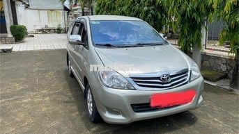 Toyota Innova 2006 G - 200000 km