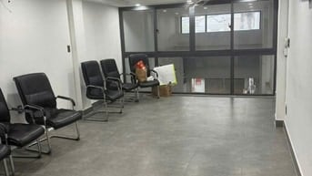 NHÀ PHỐ PHÙ HỢP LÀM CHDV . hẻm thông ô tô