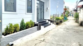 Nhà cấp 4 diện tích gần 90m² chỉ % tỷ 9, hẻm ô tô 1627 Huỳnh Tấn
