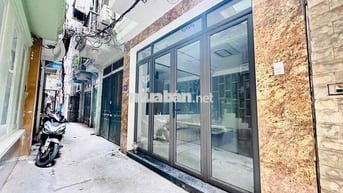 Bán Nhà Xuân Thuỷ - 39M2 - Gần Phố - Nhà Đẹp