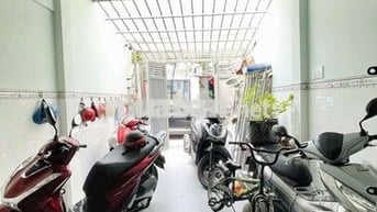 NHÀ - ĐÔNG HƯNG THUẬN 5 ,QUẬN 12 ,VỊ TRÍ ĐẸP - ĐƯỜNG 5M THÔNG XE HƠI