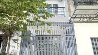 CHO THUÊ NHÀ 3 TẦNG MẶT TIỀN GẦN CHỢ ĐẦM – 15 TRIỆU/THÁNG