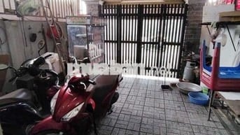NHÀ 2LẦU SÁT PHẠM VĂN ĐỒNG, 4,2X17M 3PN 3WC FULL NỘI THẤT, SÂN ĐẬU OTO
