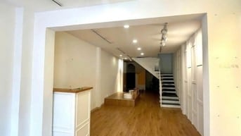Cho thuê nhà mặt tiền Nguyễn Văn Nguyễn, P.Tân Định, Q.1 giá 37tr