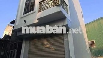 Nhà 3 tầng mới keeng, ô tô đỗ được trong nhà
