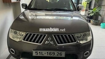 Mitsubishi Pajero Sport máy dầu số tự động