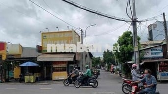 Nhà mặt tiền 2 pn đường nhựa nhánh Phan Văn Hùm 96m2 cấp 4