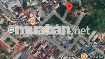 Đất kiệt ô tô Phú Bài, sau lưng quán Tân Lá Đỏ