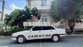 Toyota Camry 1986, xe chính chủ ký bán.