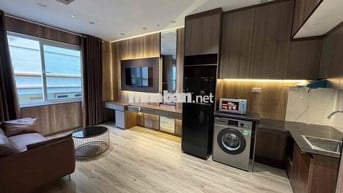CHO THUÊ CCMN 1N1K PHỐ ĐÊ LA THÀNH. THANG MÁY. 40M2. FULL ĐỒ ĐẸP