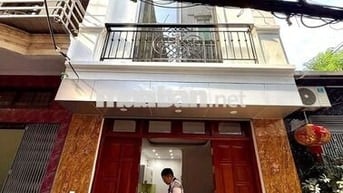 Bán nhà Trương Định, diện tích 40m2, 5 tầng thang máy, mặt tiền 4,2m