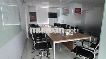 Thuê văn phòng giá rẻ Phú Nhuận 145–273m² sẵn fitout nội thất chỉ 338k