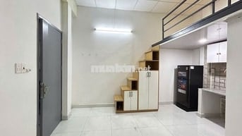Phòng duplex 32m² – gần chợ Hoàng Hoa Thám, ngay trục Cộng Hòa