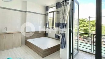 Trống Sẵn Căn Hộ Cao Cấp Full Nội Thất Bancol Ngay Đường số 7, Tên Lửa