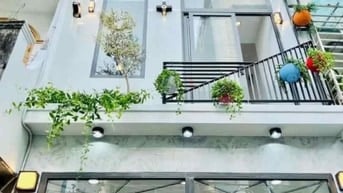 Nhà đẹp bán Gấp DT 42m2 Đoàn Văn Bơ P13 Quận 4, Hẻm rộng shr