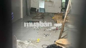 Cho thuê nhà 5tr/th Dt:4x20 ( nha cấp 4 có 1pn kín)  Hẻm xe tải thông