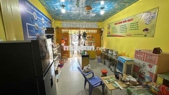 cho thuê nhà c4 kinh doanh sầm uất gần 3 khu công nghiệp, chợ ltrung