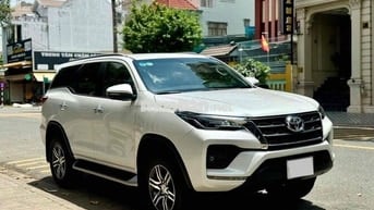 Toyota Fortuner 2022 2.4 4x2 AT - 28000 km