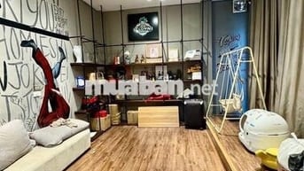 Bán nhà mặt phố khu Cát Linh Đống Đa.DT30m2,5 tầng ;MT7,6m-Giá15,1 tỷ
