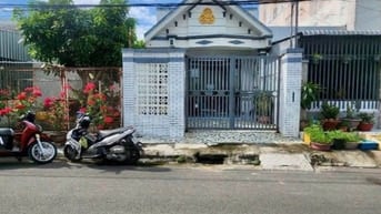 Chú 6 cần tiền nên bán căn nhà 1 trệt 1 lửng ở Hóc Môn,92m2, 950 triệu