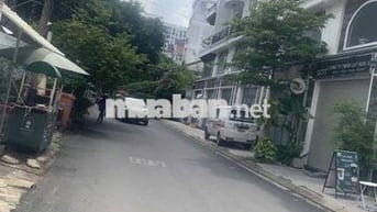 Nhà 1 hầm + 4 lầu có 15 phòng, HXH 8m dt 141m2 ngang 8m A4 hoàn công