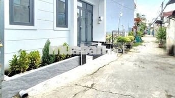 Nhà cấp 4 diện tích gần 90m² chỉ % tỷ 9, hẻm ô tô 1627 Huỳnh Tấn