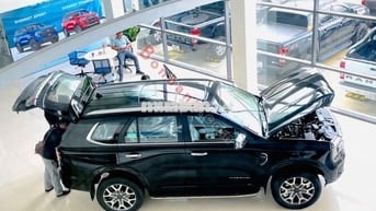 Ford Everest Titanium 4×2 AT Turbo