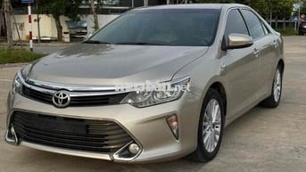 Toyota Camry Sedan 2018 Màu Vàng