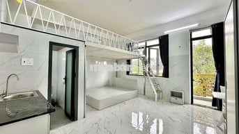 CHDV rộng 50m2 có gác rộng cao, Ban công, Cửa sổ lớn