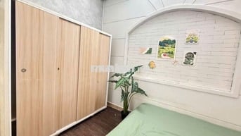 CHO THUÊ CĂN HỘ 2 PHÒNG NGỦ FULL NỘI THẤT  BAN CÔNG RỘNG TÁCH BẾP