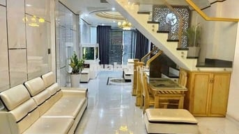 Nhà Full Nội Thất 1 Trệt 1 Lầu 3PN 4x18m Mặt Tiền Đường Số Lý Phục Man