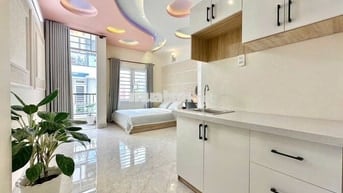 Cho Thuê Căn Hộ Ban Công Full Nội Thất Gần Ngã Tư Hàng Xanh, Gần UTH