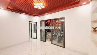 BÁN CĂN TẬP THỂ NGUYÊN HỒNG - BA ĐÌNH tầng 1 ,kinh doanh 3.98tỷ