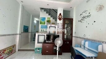 Nhà 1 lầu 2 phòng.đầy đủ nội thất.nhà hướng Tây