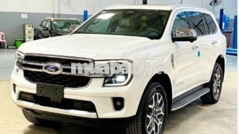 Ford Everest  giảm tiền mặt khủng kèm quà tặng