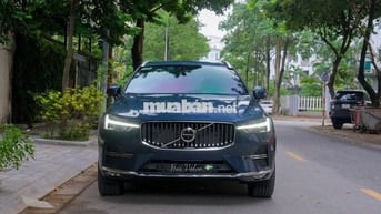 Volvo XC60 2025 Ultimate Dark B6 AWD - 4000 km