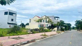 Cần bán lô đất trục đường 20m5, gần phố cổ Hội An giá chỉ từ 2ty4