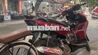 Bán tập thể Nghĩa Tân. Tầng 2. 80m2. ô to. sát mặt phố.