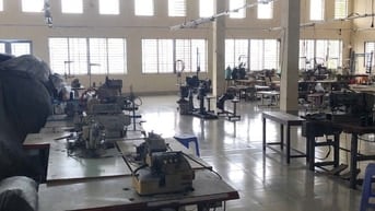 Cho thuê GẤP xưởng 1200m2 giá CỰC TỐT hẻm 10m đường Trịnh Đình Trọng