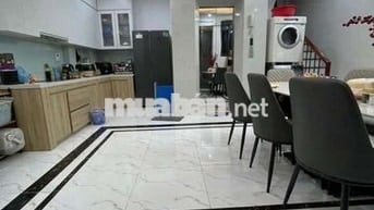 Hai Bà Trưng, diện tích 35m2, 5 tầng thang máy, mặt tiền 5,5m