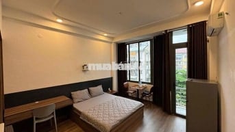 Căn Hộ Full Nội Thất Ban Công Giáp Q3 Ngay Phan Đình Phùng