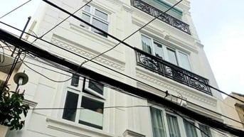 Cần cho thuê nhà MT 111E Hoa Lan P. 2 Q. Phú Nhuận ngay phố ẩm thực