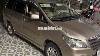 Toyota Innova 2014 E - 110000 km
